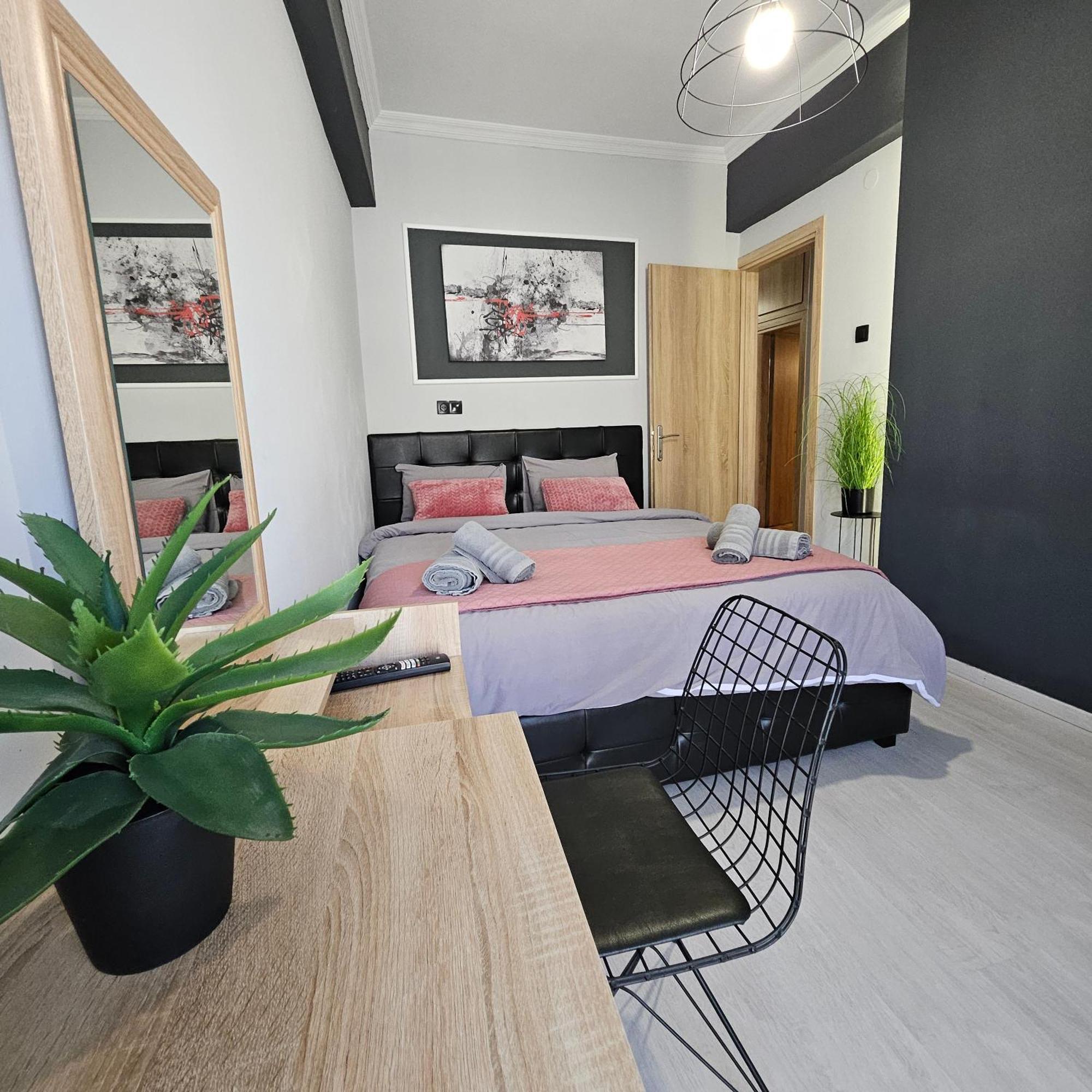 Central 3 Modern Apartment With Free Parking Serres Eksteriør billede